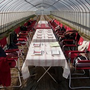 大塚ファームで開かれた昨年の「畑でレストラン」の様子 大塚ファームで開かれた昨年の「畑でレストラン」の様子