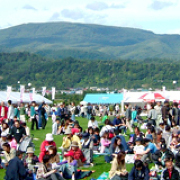 仁木町うまいもんじゃ祭りの会場の様子