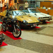 石原裕次郎記念館(西部警察劇用車展示ホール) 石原裕次郎記念館(西部警察劇用車展示ホール)