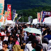 毎年多くの人で賑わう幌加内町新そば祭り