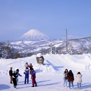 羊蹄山を遠くに望む冬の中山峠