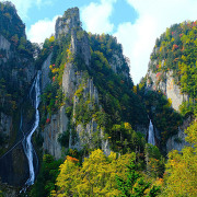秋色に色づき始めた銀河・流星の滝 秋色に色づき始めた銀河・流星の滝